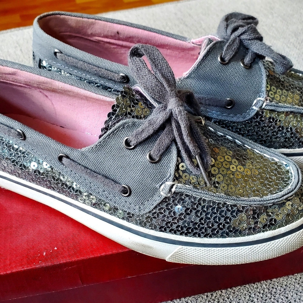 Sequined skipper shoes